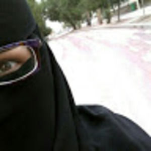 Meet your Posher, Fatima